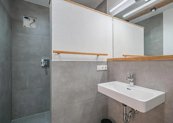 Haus Bergstille 1 - 2 Appartement *